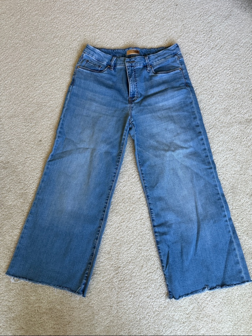 Kut from the Kloth Wide-Leg Cropped Jeans in Medium Blue